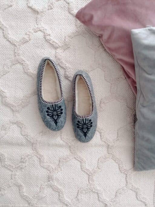 Felt Black Embroidered Handmade Ballerina Slippers 1