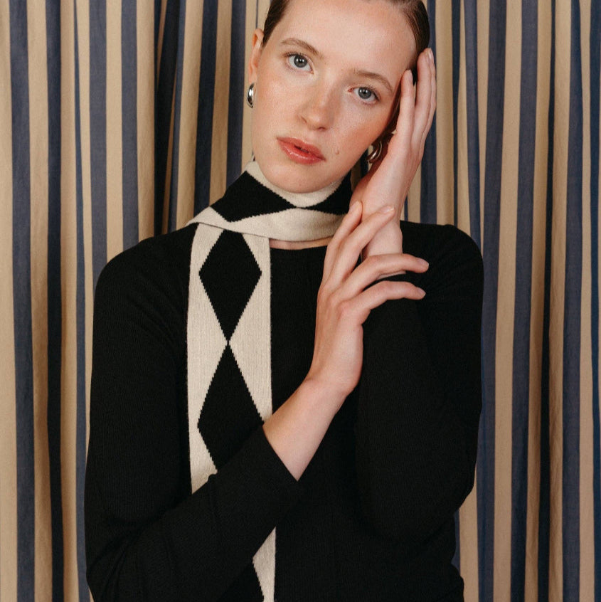 Merino Wool Skinny Scarf in Black Harlequin