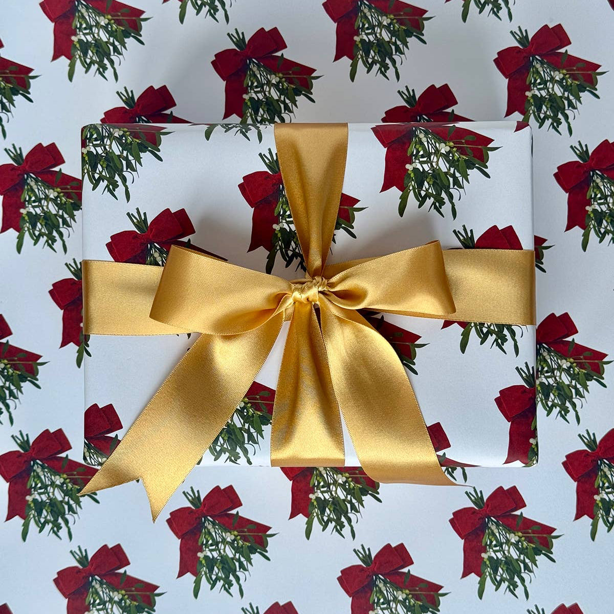 Mistletoe & Bow Wrapping Paper