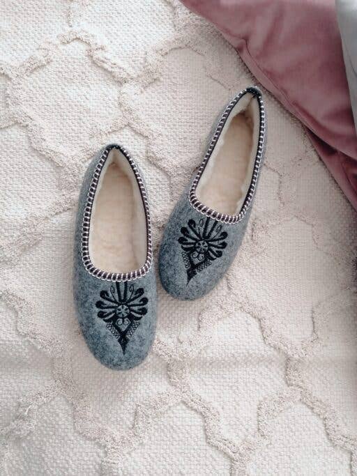 Felt Black Embroidered Handmade Ballerina Slippers 1